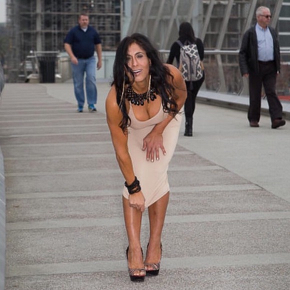 Meet your Posher, Karen - Picture 1 of 11